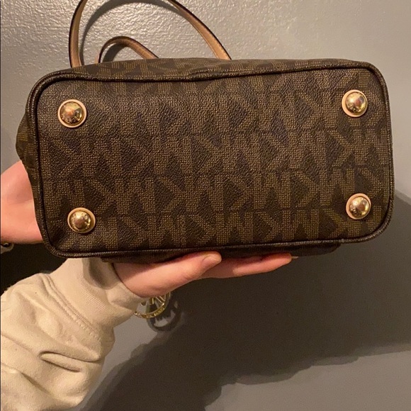 Michael Kors purse - Picture 3 of 6